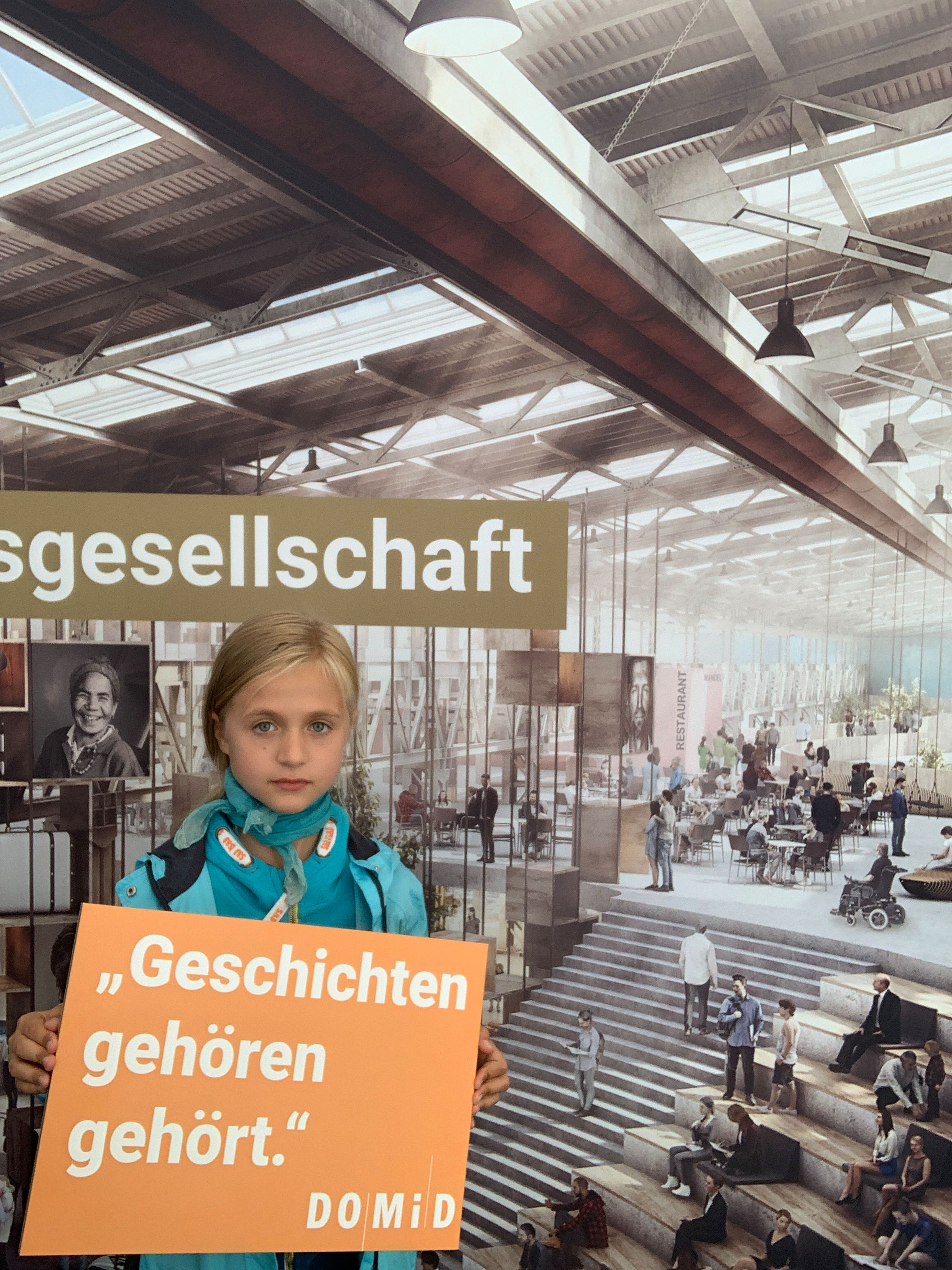 Fotoaktion auf dem Tag der offenen Tür der Bundesregierung für ein zentrales Migrationsmuseum in Deutschland, 17.08.2019, Berlin. Foto: DOMiD-Archiv, Köln