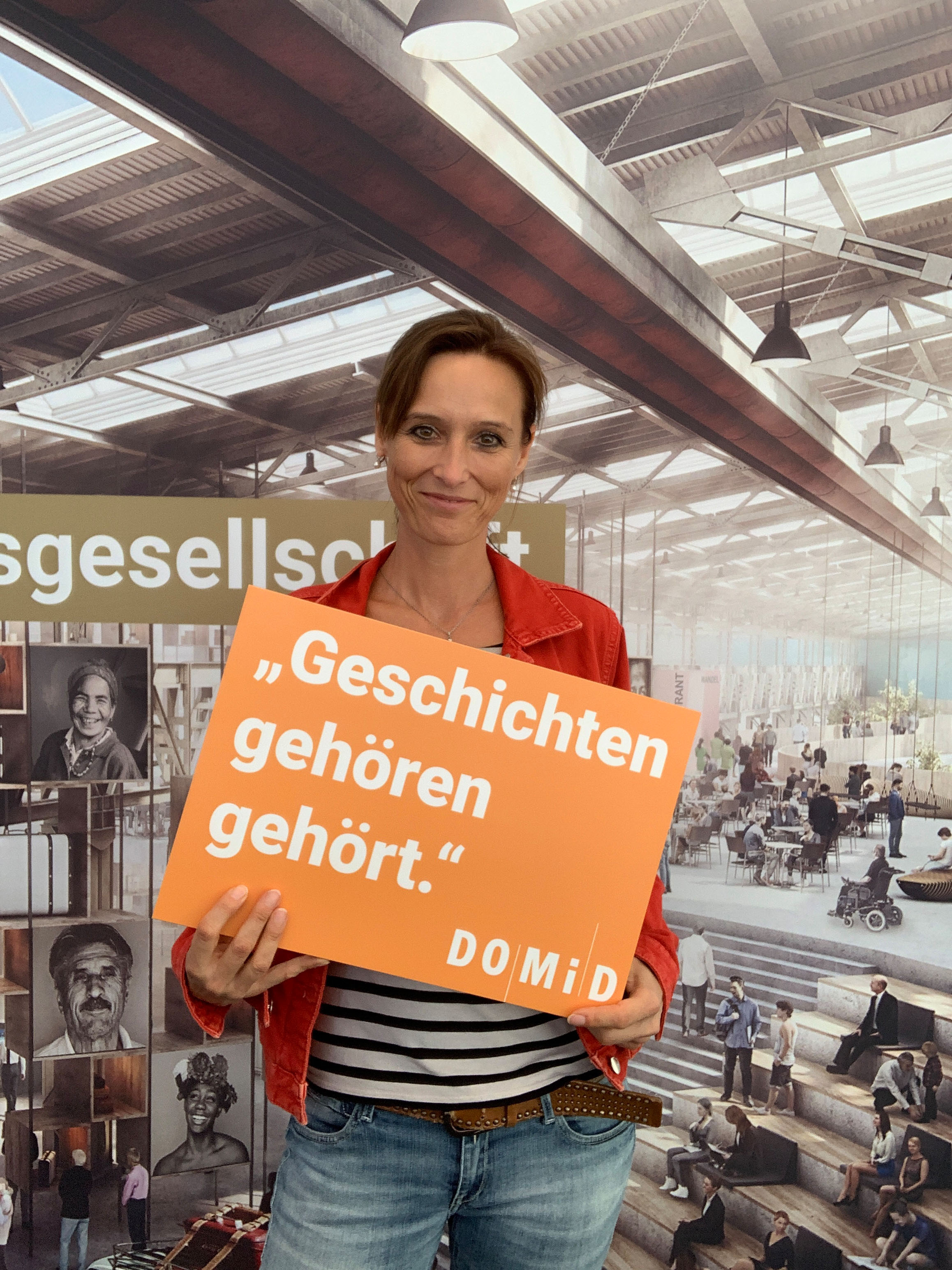 Fotoaktion auf dem Tag der offenen Tür der Bundesregierung für ein zentrales Migrationsmuseum in Deutschland, 17.08.2019, Berlin. Foto: DOMiD-Archiv, Köln