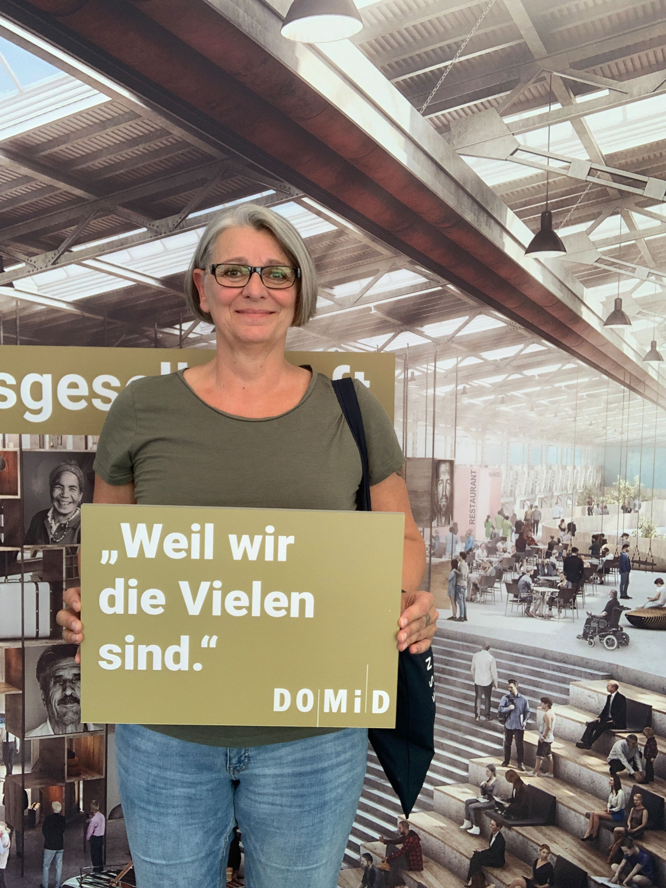 Fotoaktion auf dem Tag der offenen Tür der Bundesregierung für ein zentrales Migrationsmuseum in Deutschland, 17.08.2019, Berlin. Foto: DOMiD-Archiv, Köln