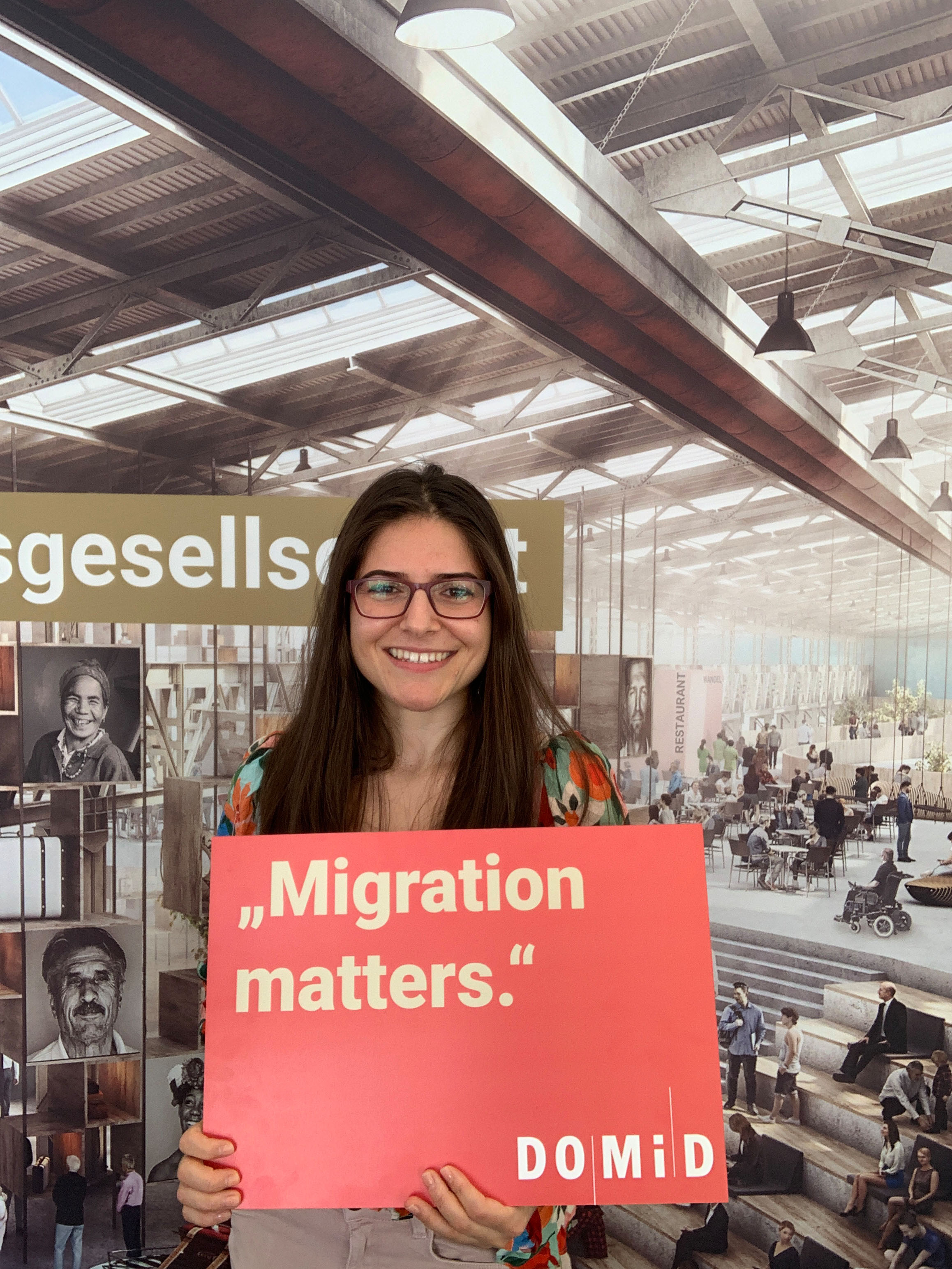 Fotoaktion auf dem Tag der offenen Tür der Bundesregierung für ein zentrales Migrationsmuseum in Deutschland, 17.08.2019, Berlin. Foto: DOMiD-Archiv, Köln