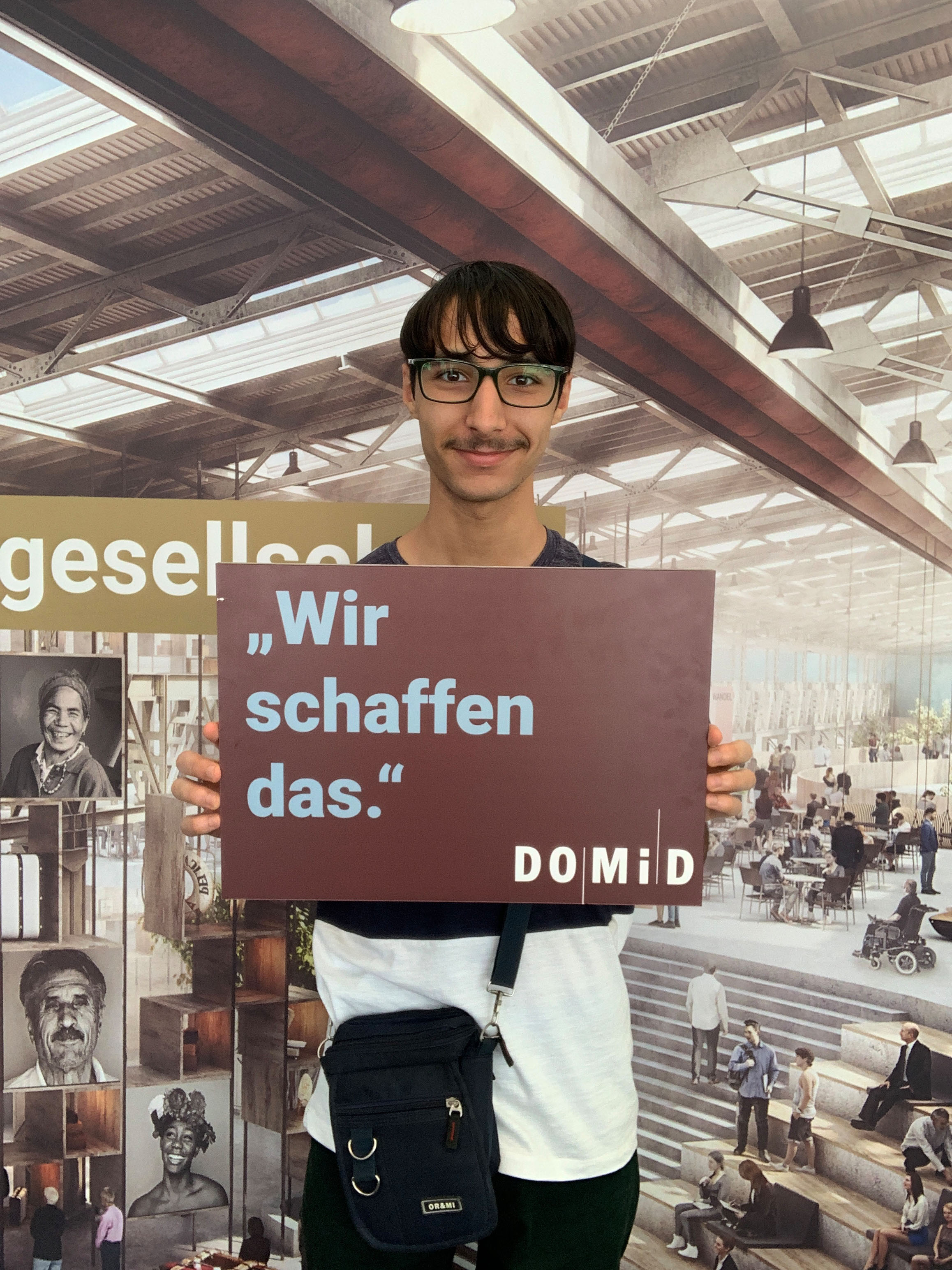 Fotoaktion auf dem Tag der offenen Tür der Bundesregierung für ein zentrales Migrationsmuseum in Deutschland, 17.08.2019, Berlin. Foto: DOMiD-Archiv, Köln