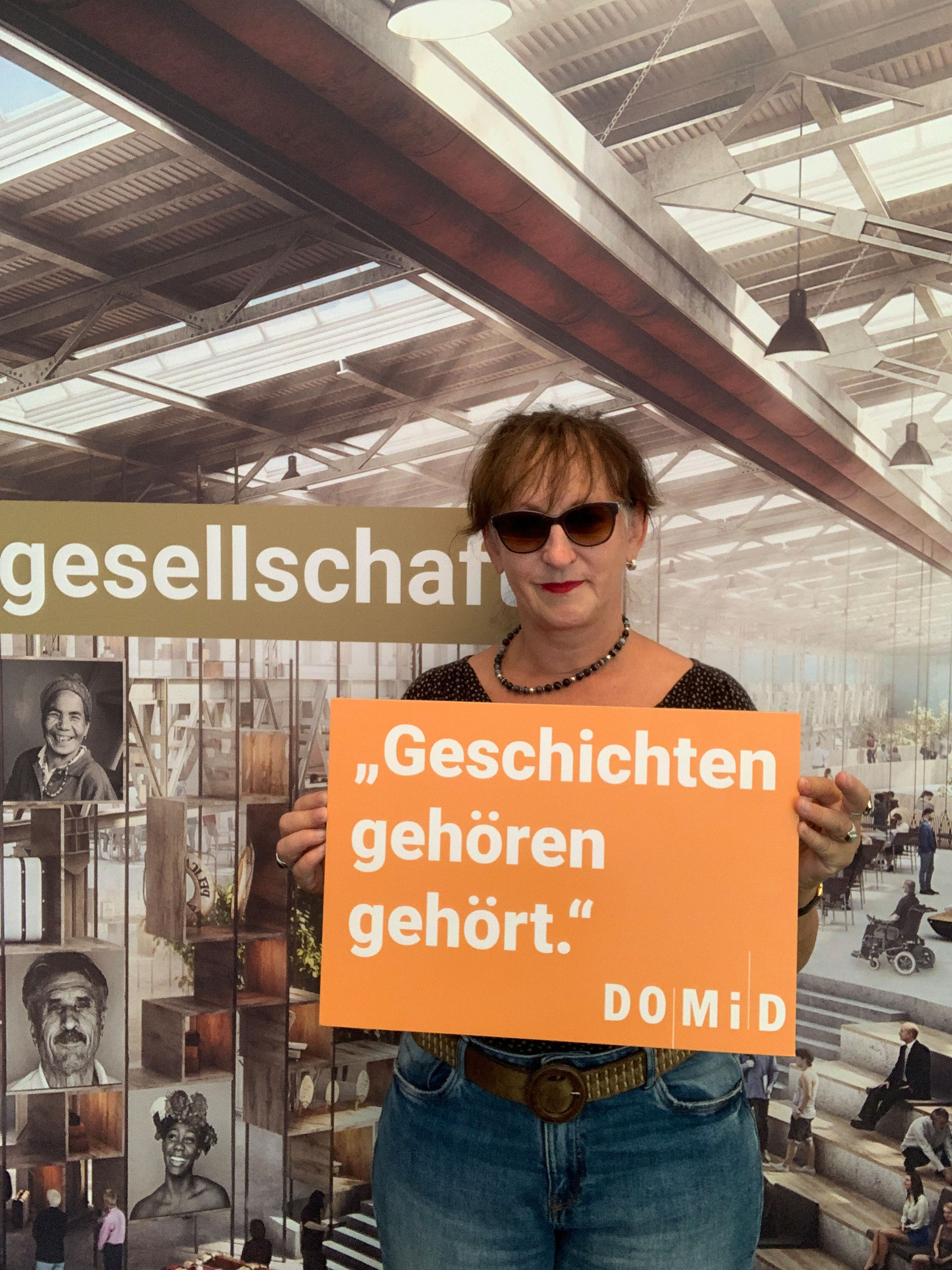 Fotoaktion auf dem Tag der offenen Tür der Bundesregierung für ein zentrales Migrationsmuseum in Deutschland, 17.08.2019, Berlin. Foto: DOMiD-Archiv, Köln