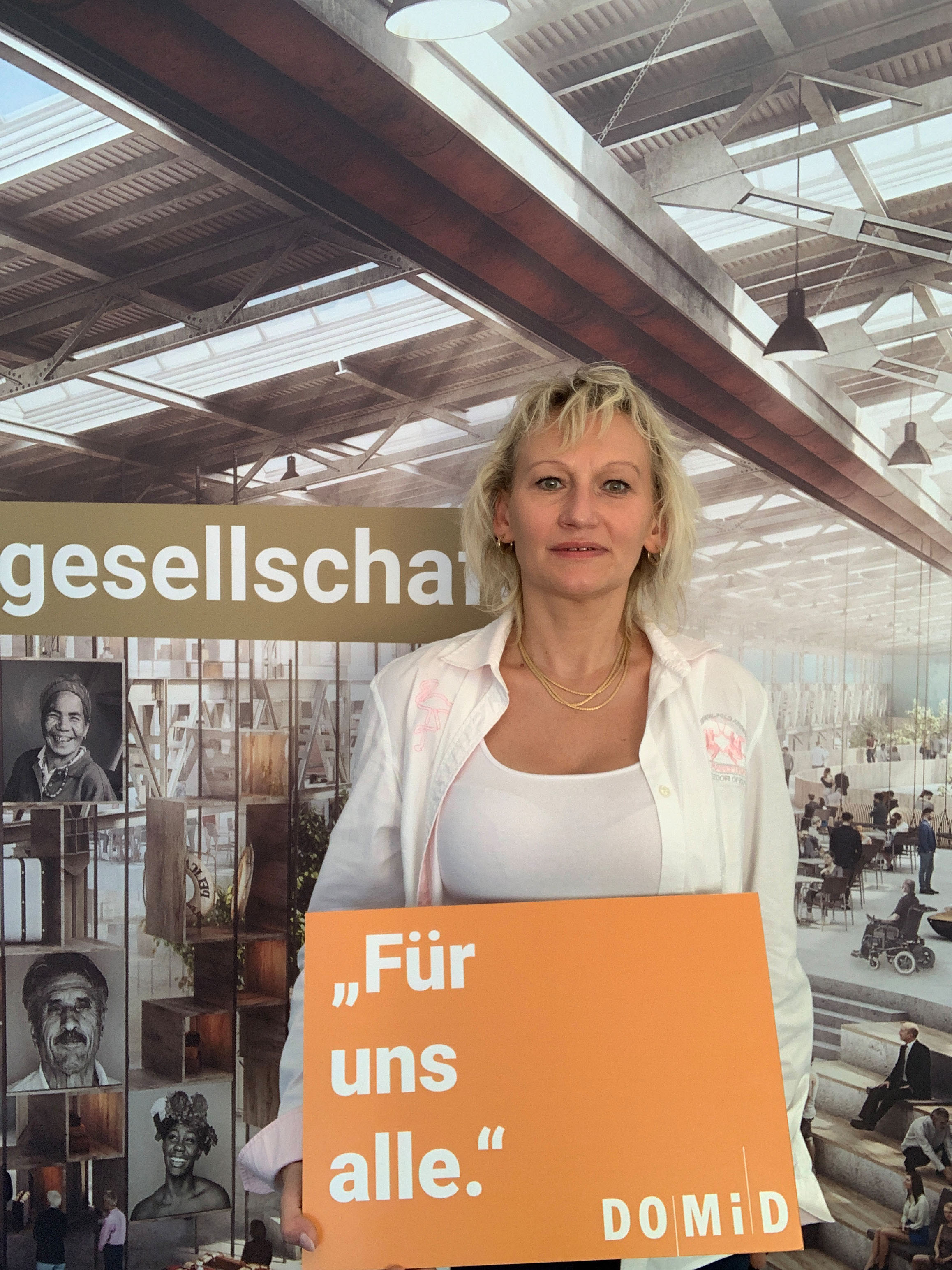 Fotoaktion auf dem Tag der offenen Tür der Bundesregierung für ein zentrales Migrationsmuseum in Deutschland, 17.08.2019, Berlin. Foto: DOMiD-Archiv, Köln